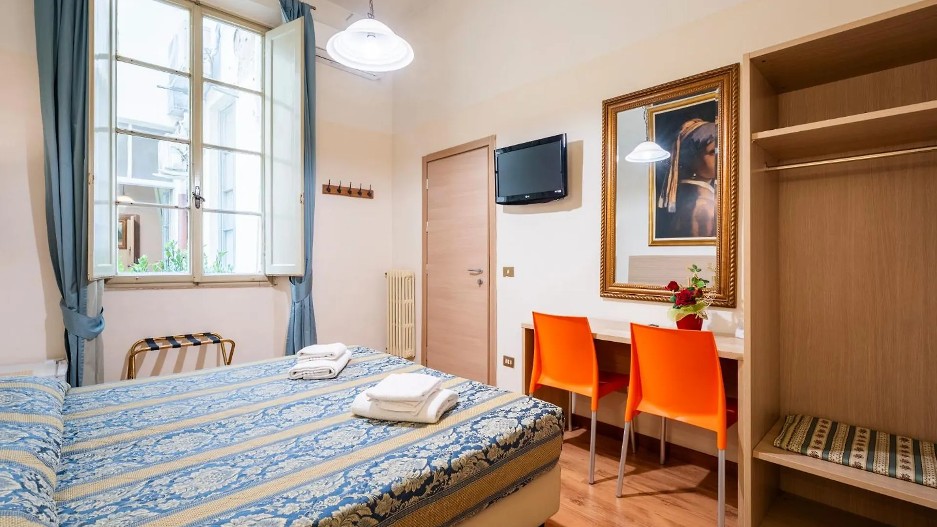 Bed & Breakfast Living Duomo Florence Italy