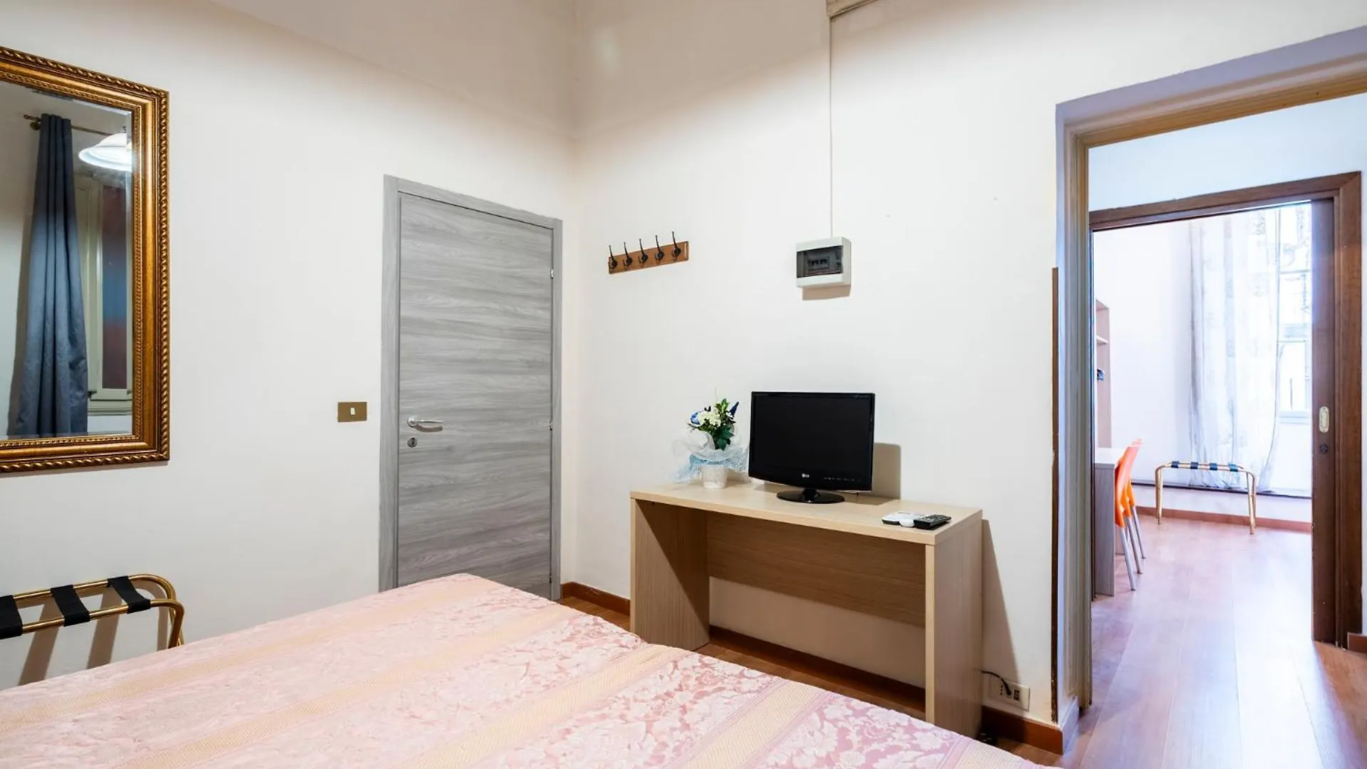 Bed & Breakfast Living Duomo Florence Italy