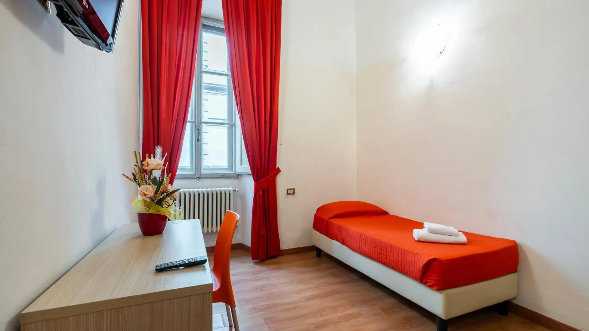 Bed & Breakfast Living Duomo Florence Italy